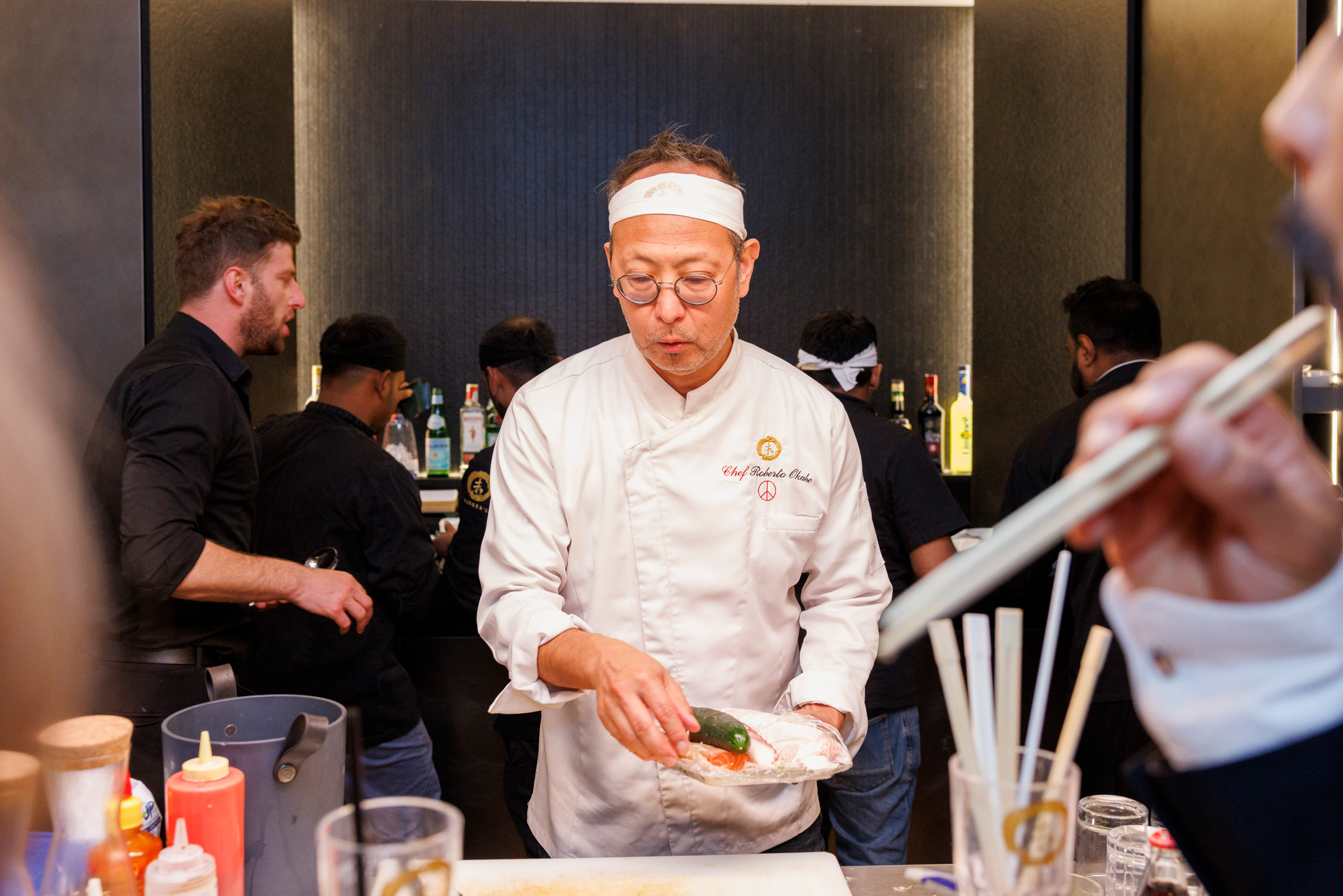 foto evento karl lagerfeld foto dello chef di sushi all'evento di karl lagerfeld