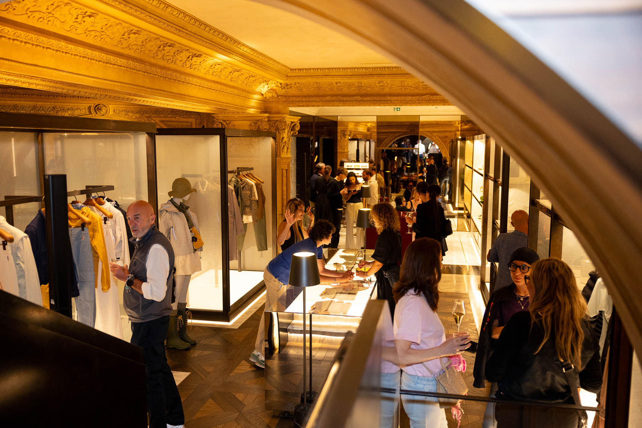 053-Fotografo-evento-esclusivo-luxury Moncler evento esclusivo Galleria Milano party