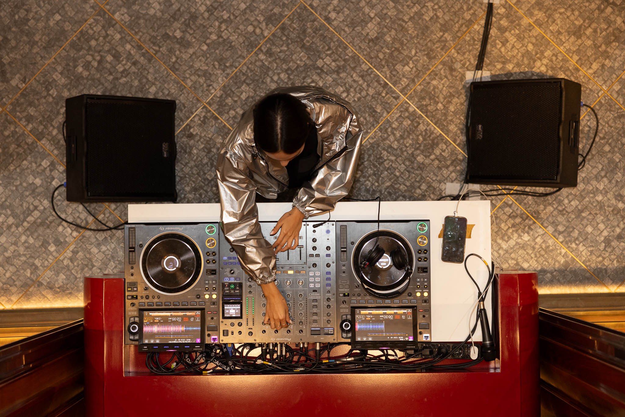 DSV-260604-0439 Evento Moncler Milano party sale dj
